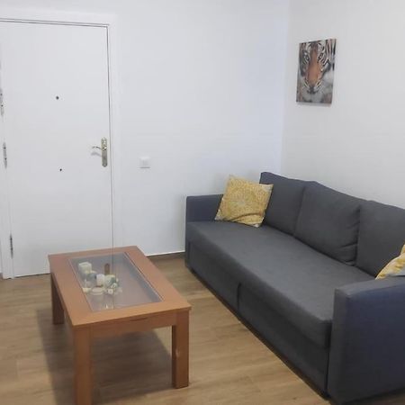 Precioso Apartamento Con Magnifico Patio. Сан Фелиу де Льобрегат Екстериор снимка