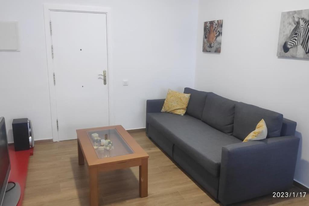 Precioso Apartamento Con Magnifico Patio. Сан Фелиу де Льобрегат Екстериор снимка