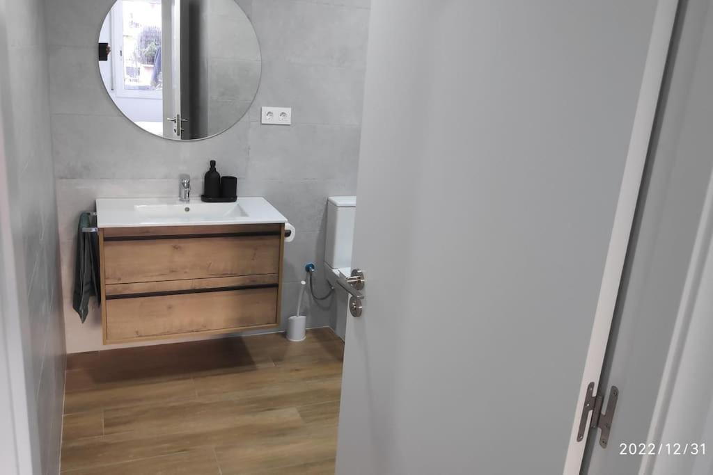 Precioso Apartamento Con Magnifico Patio. Сан Фелиу де Льобрегат Екстериор снимка