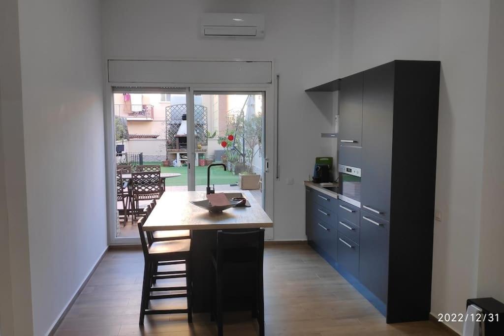 Precioso Apartamento Con Magnifico Patio. Сан Фелиу де Льобрегат Екстериор снимка